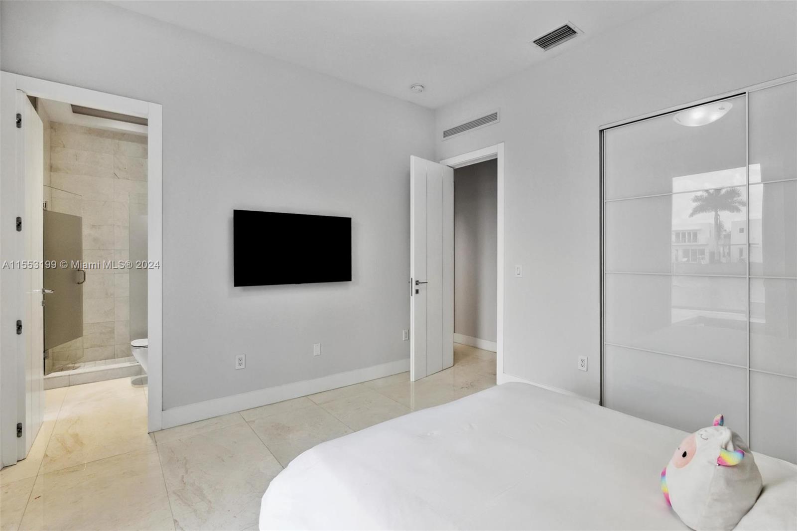 10273 NW 74th Ter, Doral, Florida 33178, 5 Bedrooms Bedrooms, ,5 BathroomsBathrooms,Residential,For Sale,10273 NW 74th Ter,A11553199