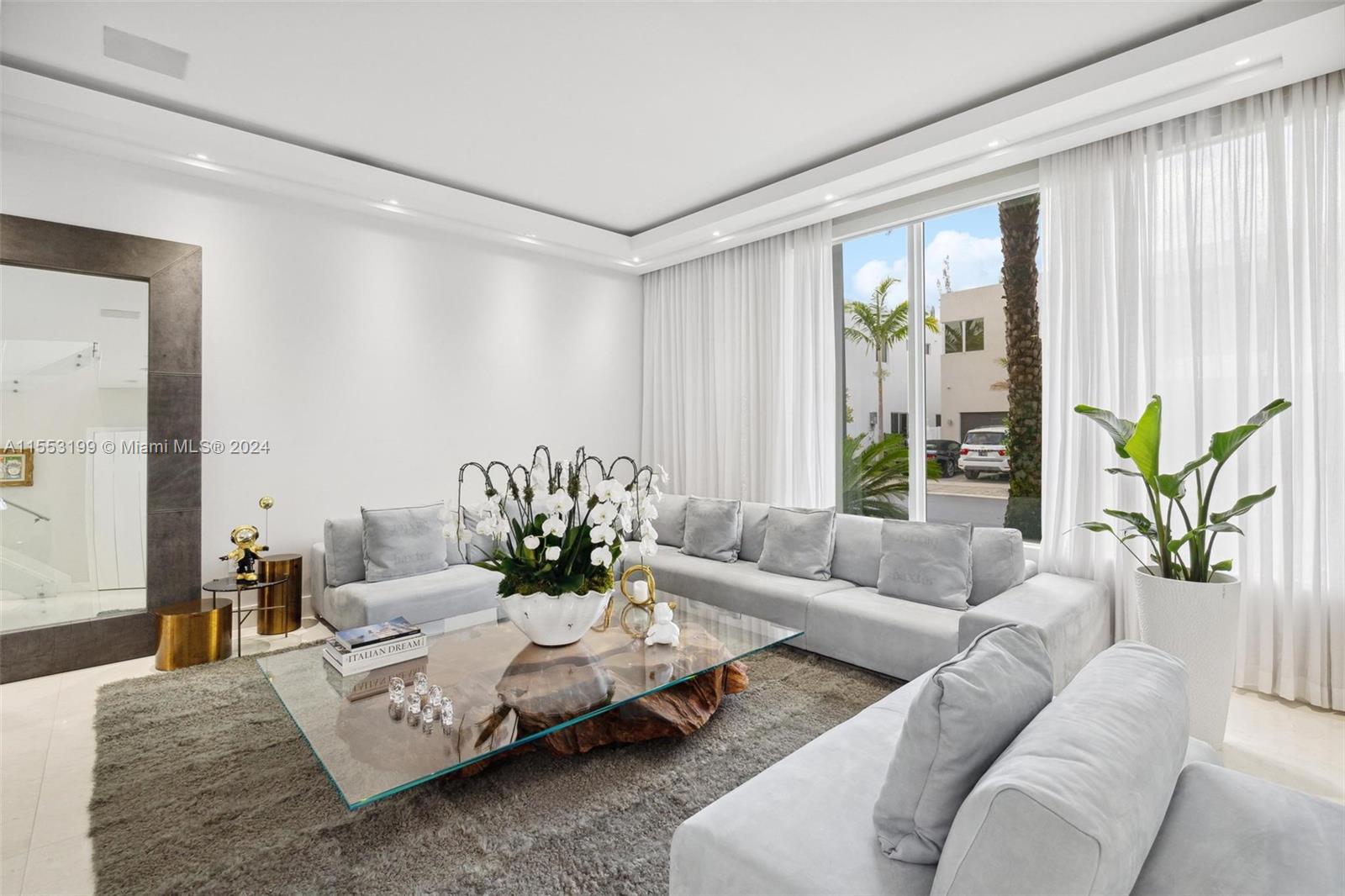 10273 NW 74th Ter, Doral, Florida 33178, 5 Bedrooms Bedrooms, ,5 BathroomsBathrooms,Residential,For Sale,10273 NW 74th Ter,A11553199