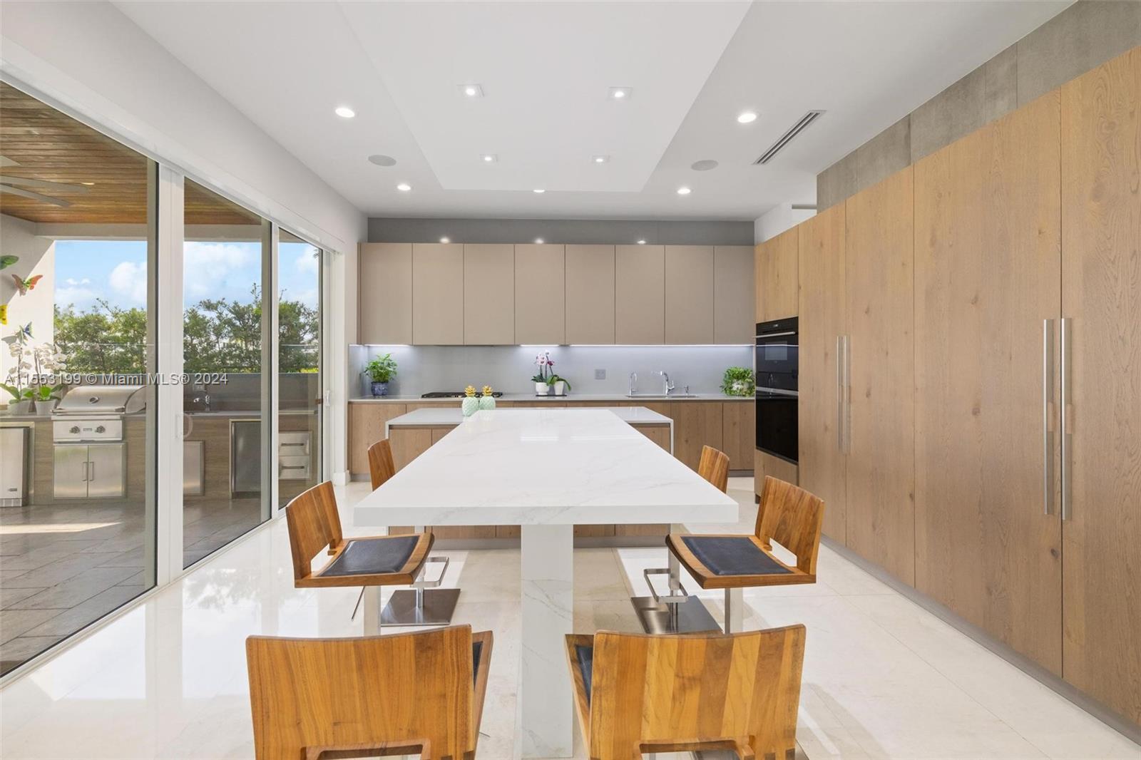 10273 NW 74th Ter, Doral, Florida 33178, 5 Bedrooms Bedrooms, ,5 BathroomsBathrooms,Residential,For Sale,10273 NW 74th Ter,A11553199