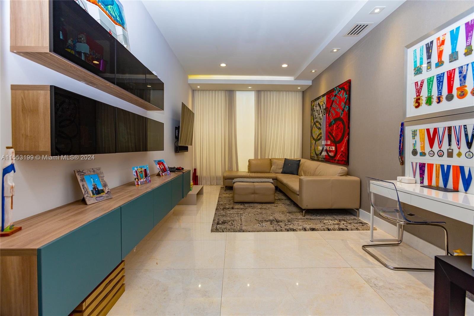 10273 NW 74th Ter, Doral, Florida 33178, 5 Bedrooms Bedrooms, ,5 BathroomsBathrooms,Residential,For Sale,10273 NW 74th Ter,A11553199