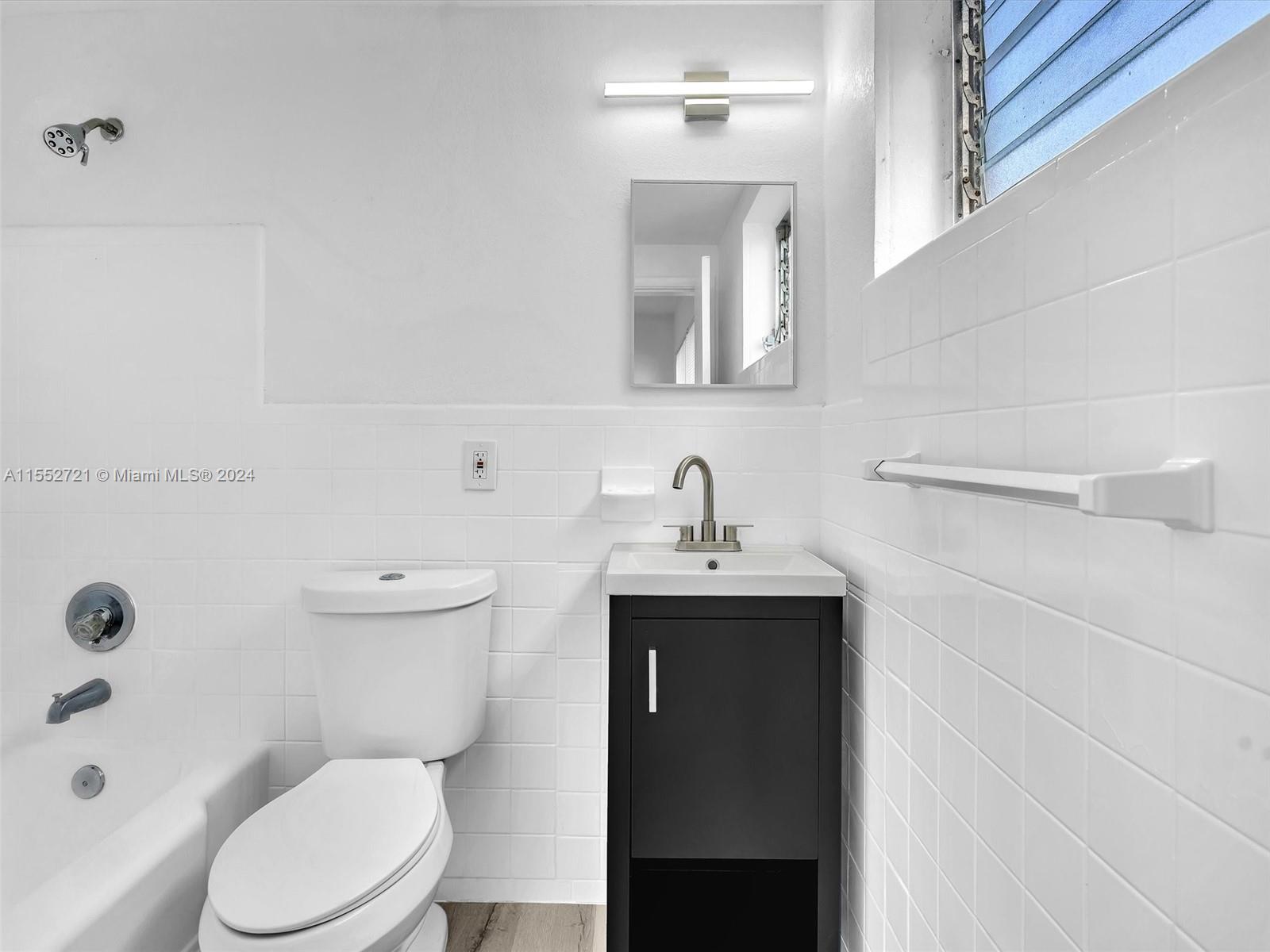 10190 E Bay Harbor Dr 7E, Bay Harbor Islands, Florida 33154, 2 Bedrooms Bedrooms, ,2 BathroomsBathrooms,Residentiallease,For Rent,10190 E Bay Harbor Dr 7E,A11552721