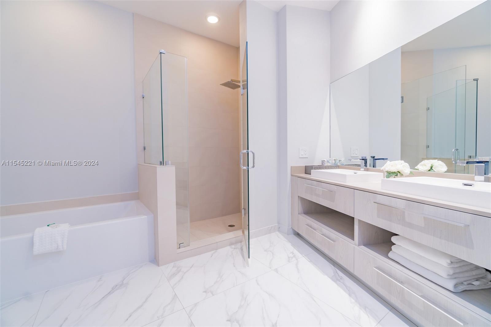 4111 S Ocean Dr UPH1, Hollywood, Florida 33019, 3 Bedrooms Bedrooms, ,3 BathroomsBathrooms,Residential,For Sale,4111 S Ocean Dr UPH1,A11545221