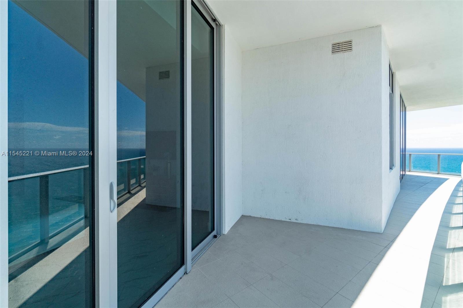 4111 S Ocean Dr UPH1, Hollywood, Florida 33019, 3 Bedrooms Bedrooms, ,3 BathroomsBathrooms,Residential,For Sale,4111 S Ocean Dr UPH1,A11545221