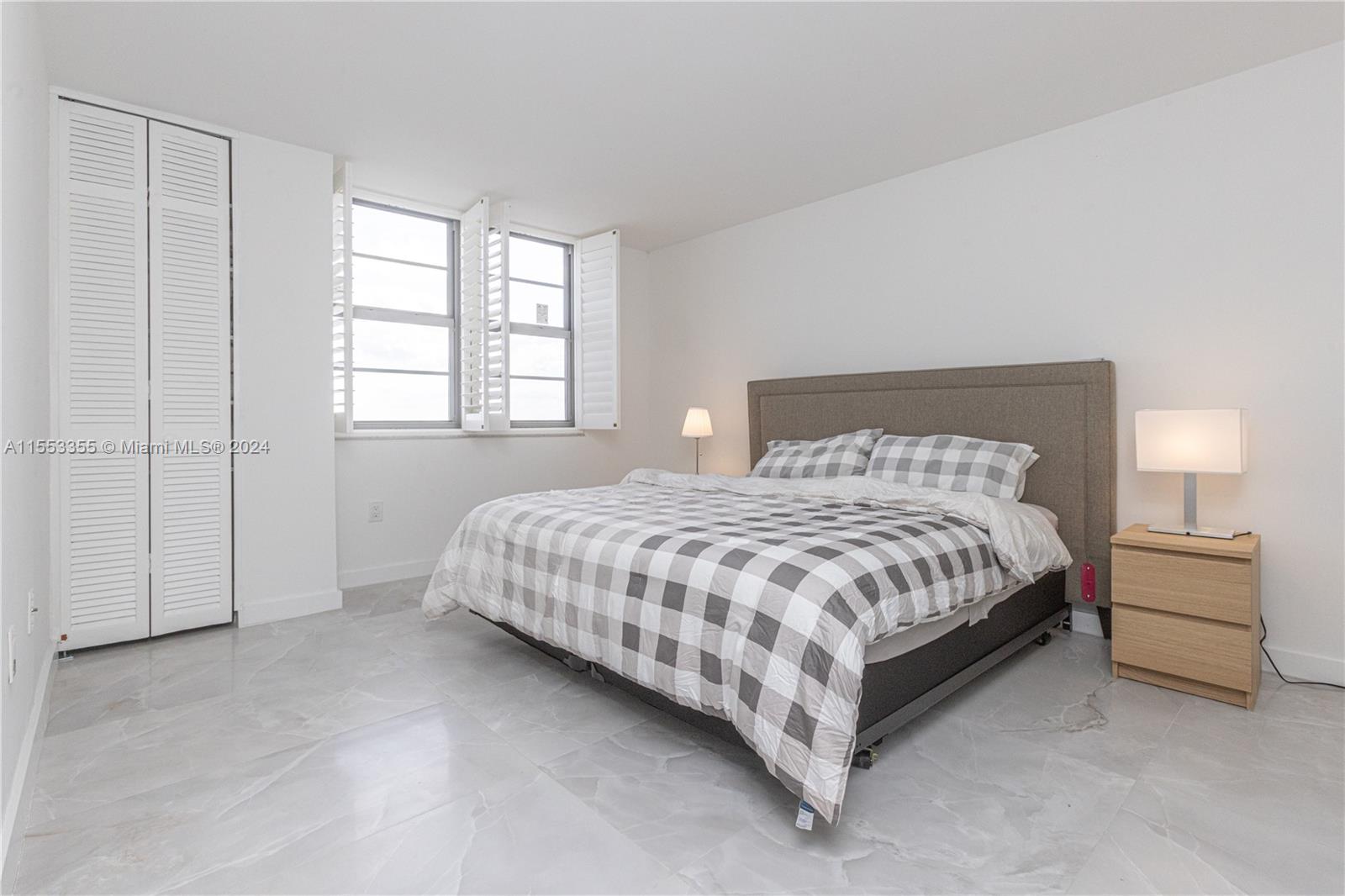 5701 Collins Ave 906, Miami Beach, Florida 33140, 1 Bedroom Bedrooms, ,2 BathroomsBathrooms,Residential,For Sale,5701 Collins Ave 906,A11553355