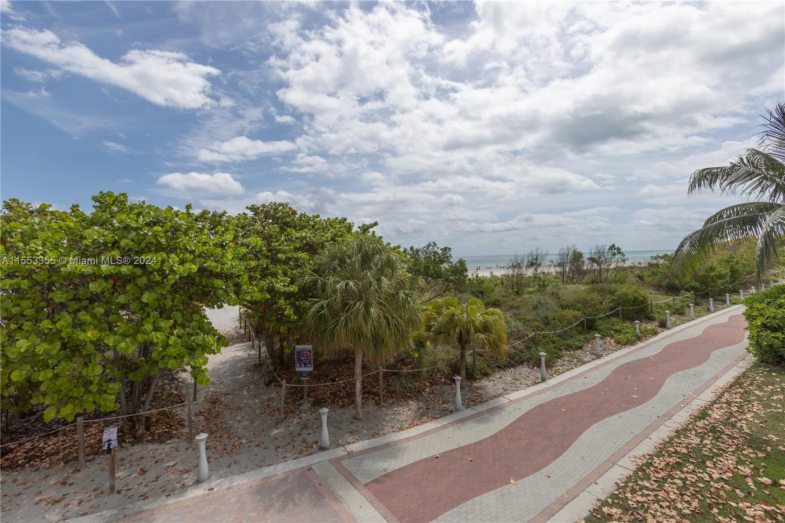 5701 Collins Ave 906, Miami Beach, Florida 33140, 1 Bedroom Bedrooms, ,2 BathroomsBathrooms,Residential,For Sale,5701 Collins Ave 906,A11553355