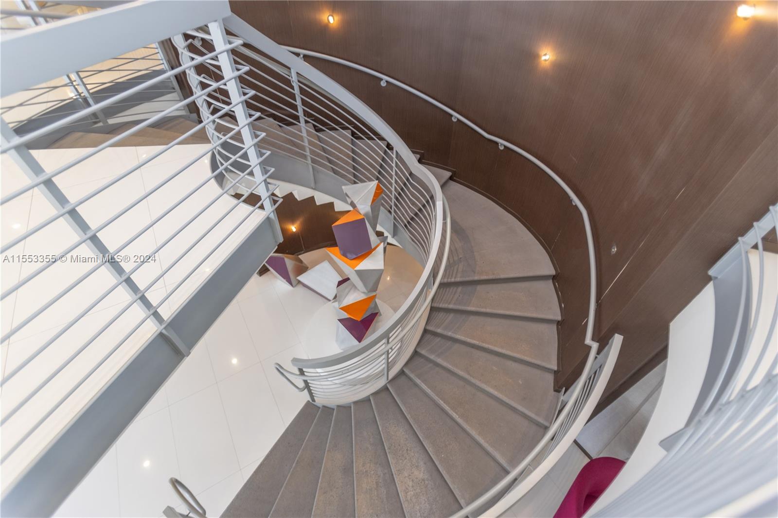 5701 Collins Ave 906, Miami Beach, Florida 33140, 1 Bedroom Bedrooms, ,2 BathroomsBathrooms,Residential,For Sale,5701 Collins Ave 906,A11553355