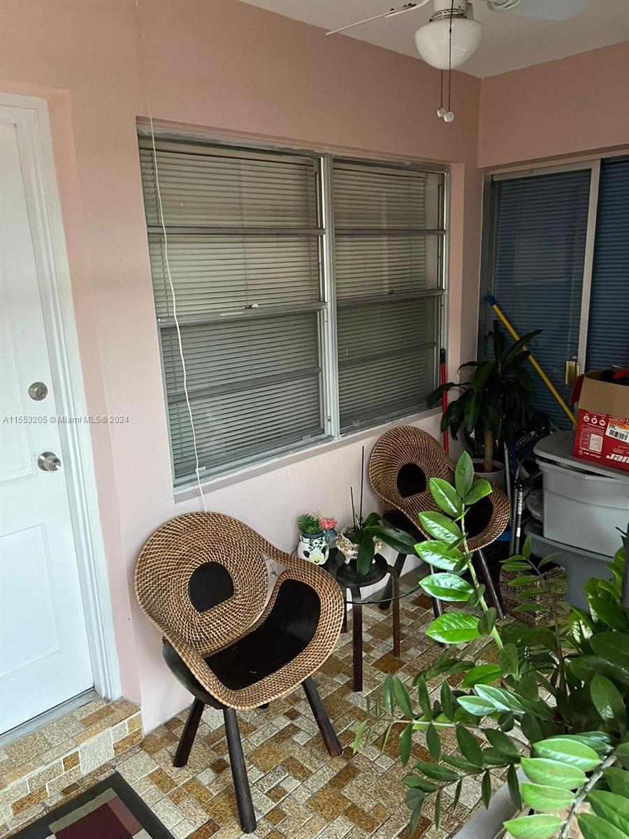 160 NE 8th Ave 5A, Hallandale Beach, Florida 33009, 1 Bedroom Bedrooms, ,1 BathroomBathrooms,Residential,For Sale,160 NE 8th Ave 5A,A11553205