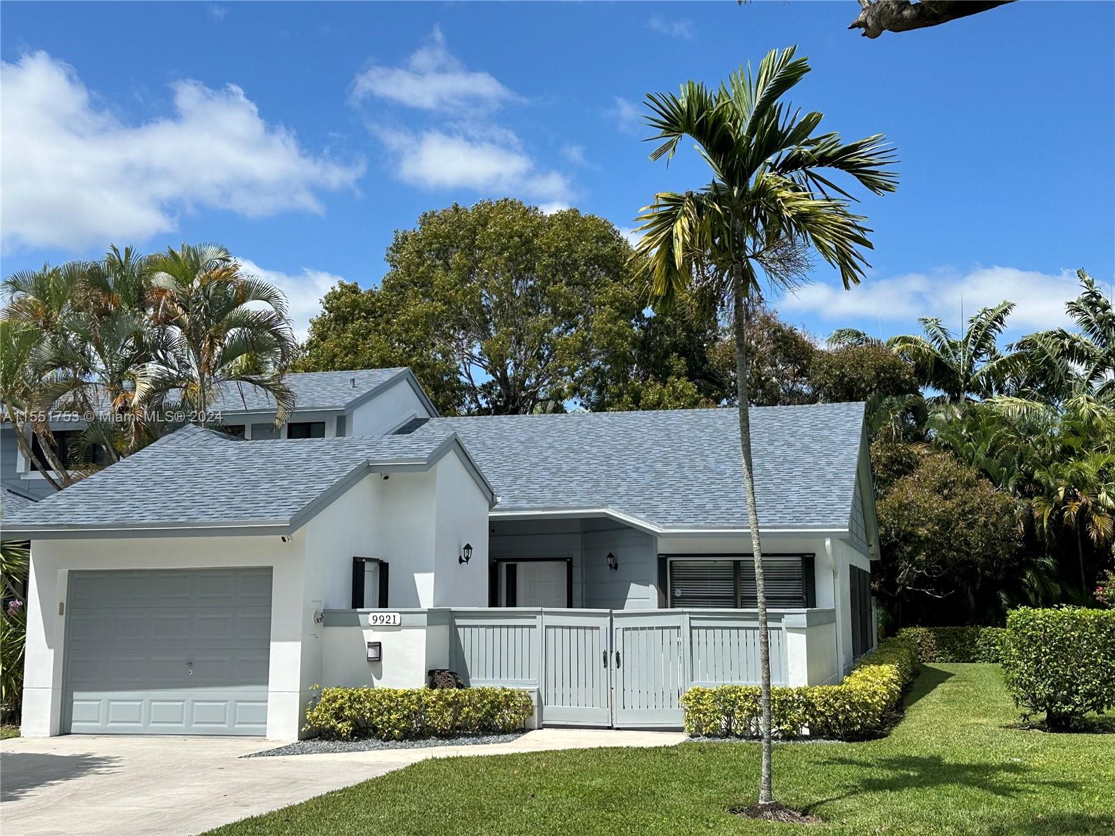 New Roof/Freshly Painted Exterior