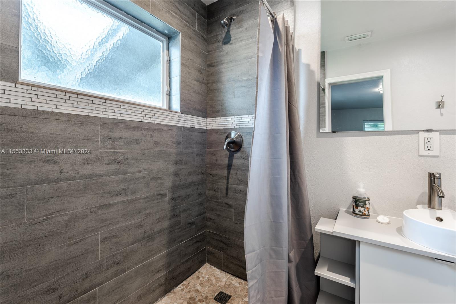 1805 N 23rd Ave, Hollywood, Florida 33020, 3 Bedrooms Bedrooms, ,3 BathroomsBathrooms,Residential,For Sale,1805 N 23rd Ave,A11553333