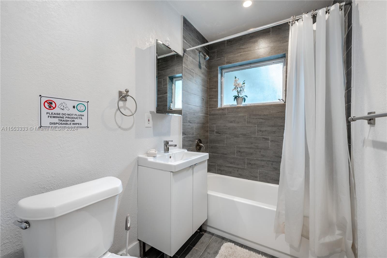 1805 N 23rd Ave, Hollywood, Florida 33020, 3 Bedrooms Bedrooms, ,3 BathroomsBathrooms,Residential,For Sale,1805 N 23rd Ave,A11553333