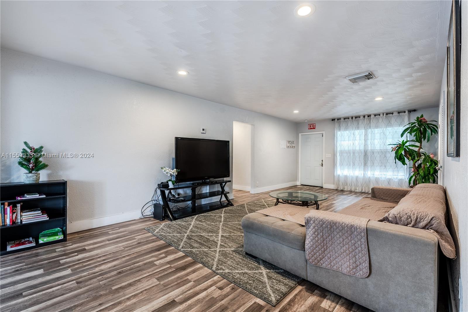 1805 N 23rd Ave, Hollywood, Florida 33020, 3 Bedrooms Bedrooms, ,3 BathroomsBathrooms,Residential,For Sale,1805 N 23rd Ave,A11553333