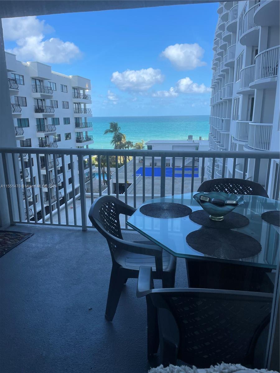 Miami Beach Hotspot 54th Street & Collins Ave, with an amazing view. 3 bedrooms and 2 bathrooms and washer & dryer inside unit. Heated pool, jacuzzi, gym, basketball, racquetball, tennis courts, restaurant, mini-market, beauty salon.