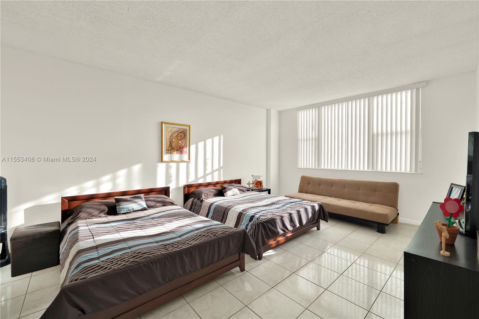 3850 Washington St 308, Hollywood, Florida 33021, 2 Bedrooms Bedrooms, ,2 BathroomsBathrooms,Residential,For Sale,3850 Washington St 308,A11553408