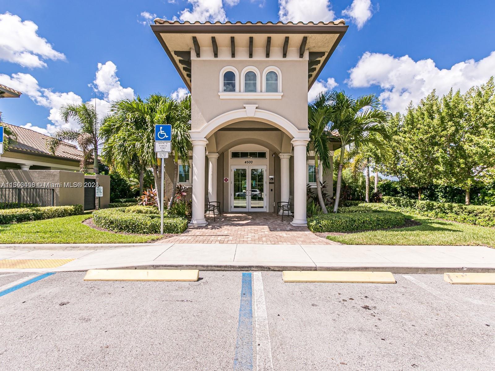 Clubhouse​​‌​​​​‌​​‌‌​‌‌​​​‌‌​‌​‌​‌​​​‌​​ Kitchen