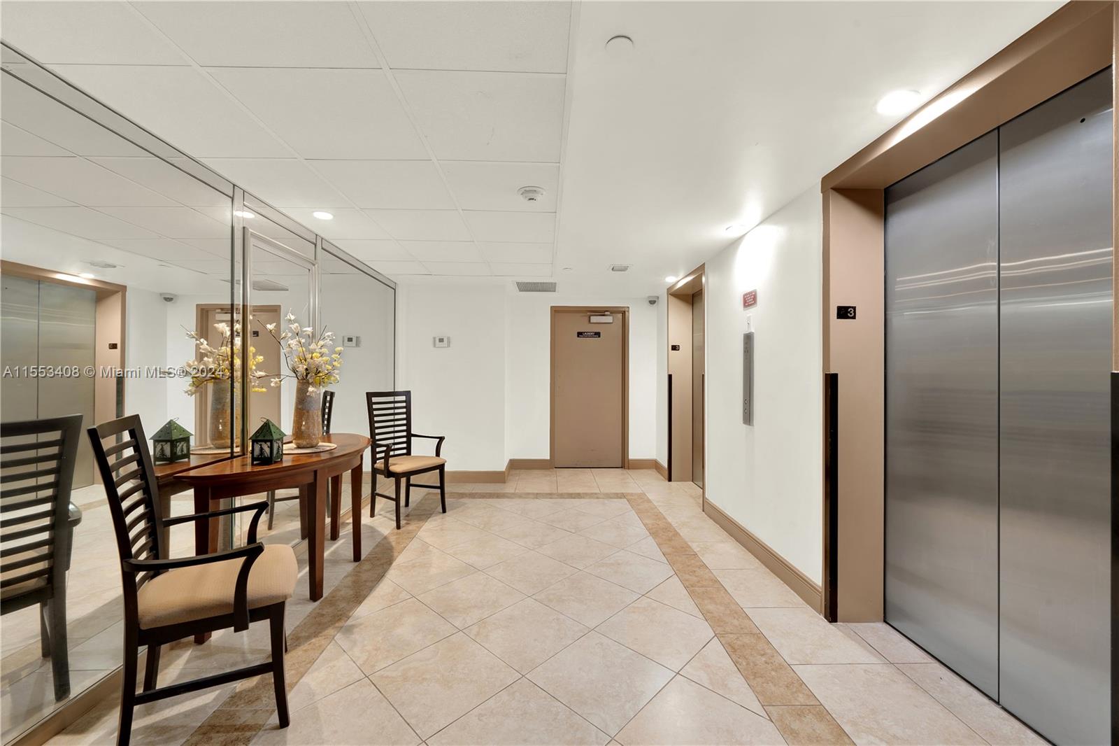 3850 Washington St 308, Hollywood, Florida 33021, 2 Bedrooms Bedrooms, ,2 BathroomsBathrooms,Residential,For Sale,3850 Washington St 308,A11553408