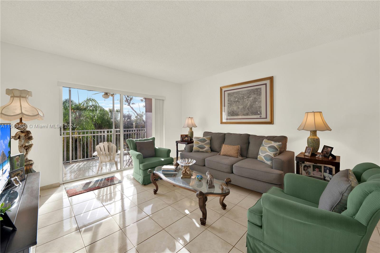 3850 Washington St 308, Hollywood, Florida 33021, 2 Bedrooms Bedrooms, ,2 BathroomsBathrooms,Residential,For Sale,3850 Washington St 308,A11553408