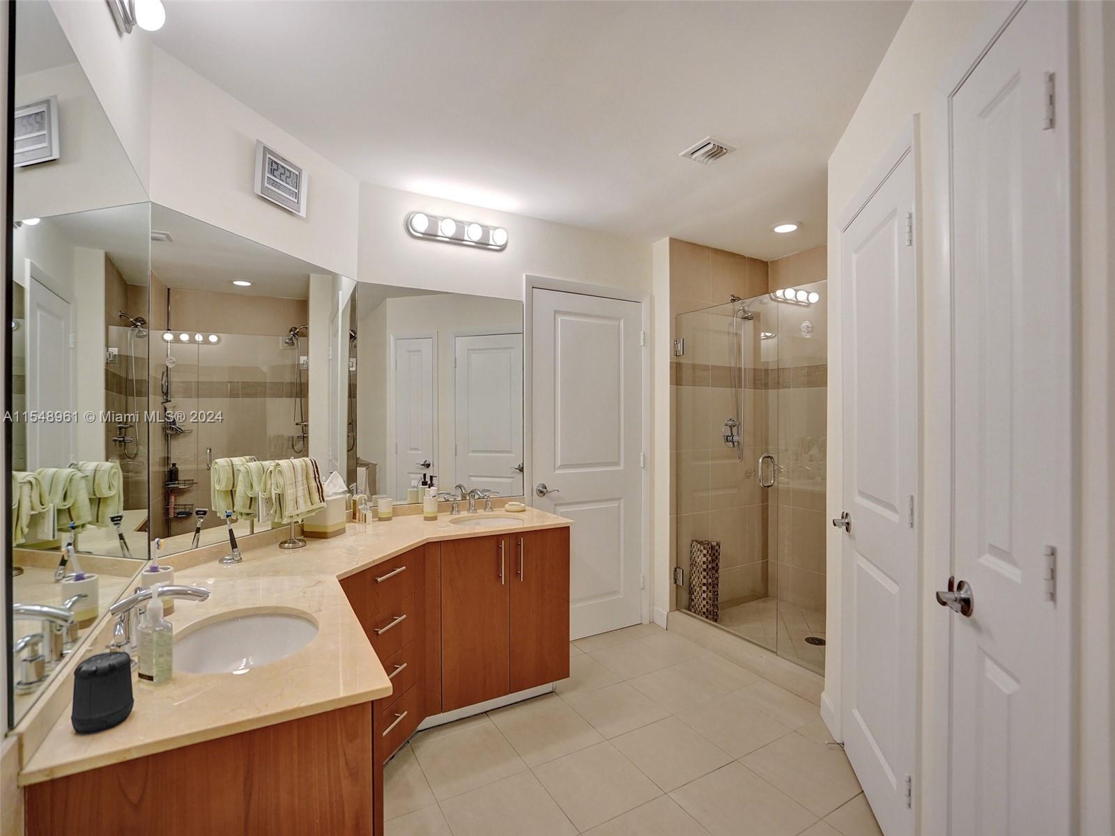 1945 S Ocean Dr 1601, Hallandale Beach, Florida 33009, 3 Bedrooms Bedrooms, ,3 BathroomsBathrooms,Residential,For Sale,1945 S Ocean Dr 1601,A11548961