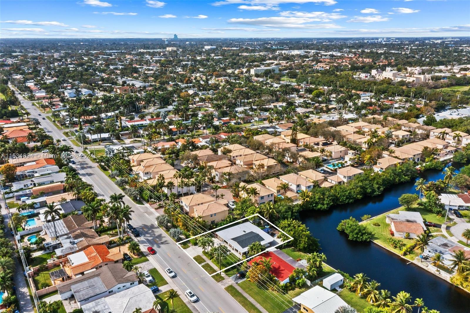 1179 Johnson St, Hollywood, Florida 33019, 3 Bedrooms Bedrooms, ,4 BathroomsBathrooms,Residential,For Sale,1179 Johnson St,A11534694