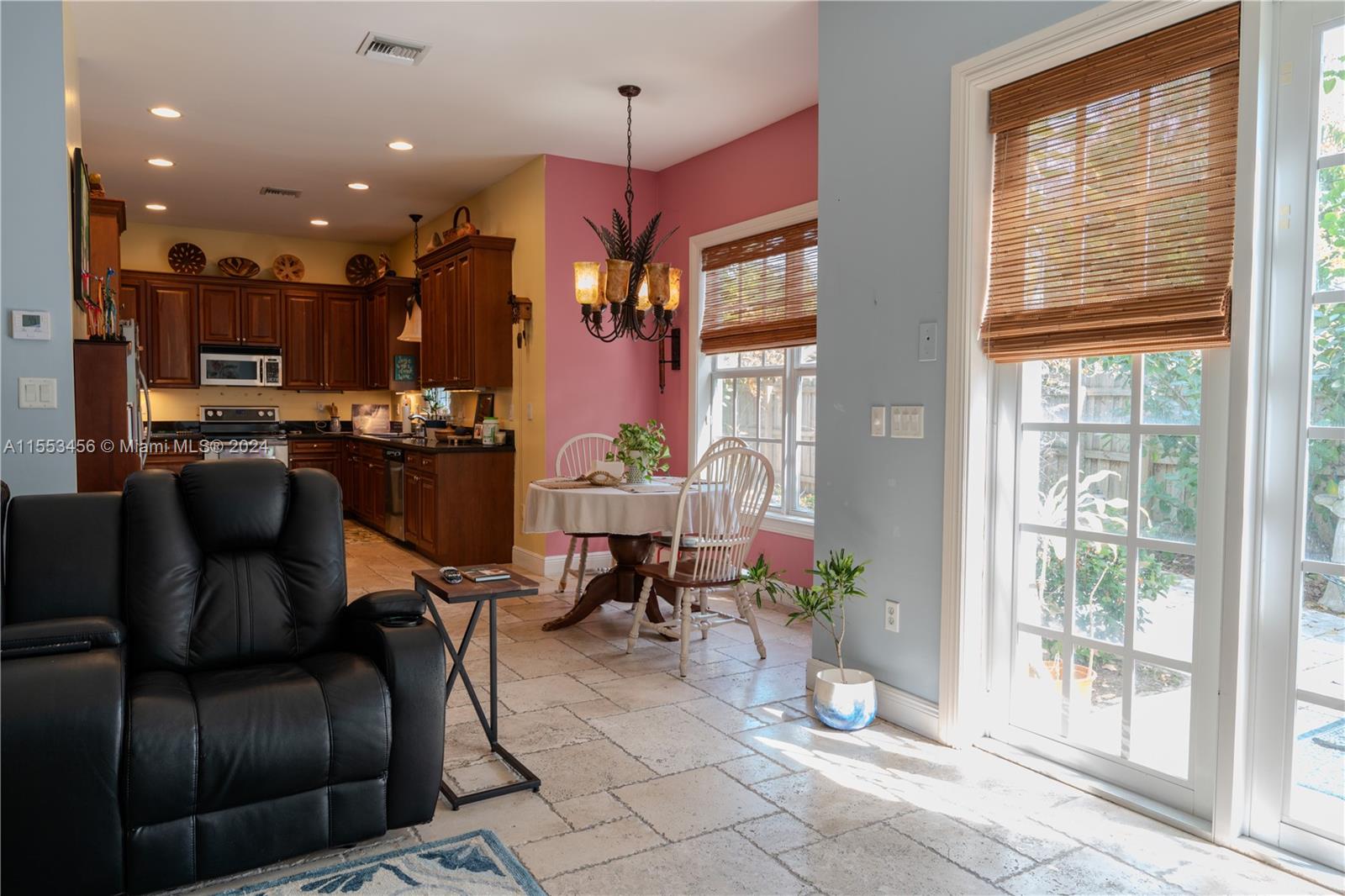 1812 SW 10th Ave, Fort Lauderdale, Florida 33315, 4 Bedrooms Bedrooms, ,3 BathroomsBathrooms,Residential,For Sale,1812 SW 10th Ave,A11553456