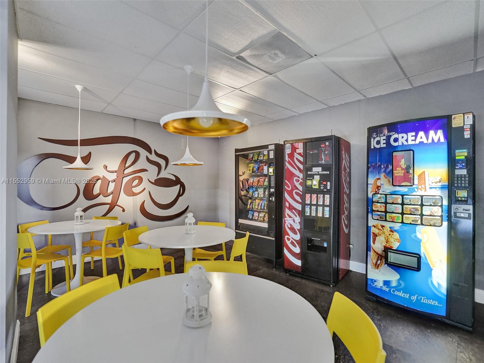 200 Leslie Dr 510, Hallandale Beach, Florida 33009, 2 Bedrooms Bedrooms, ,2 BathroomsBathrooms,Residential,For Sale,200 Leslie Dr 510,A11552959