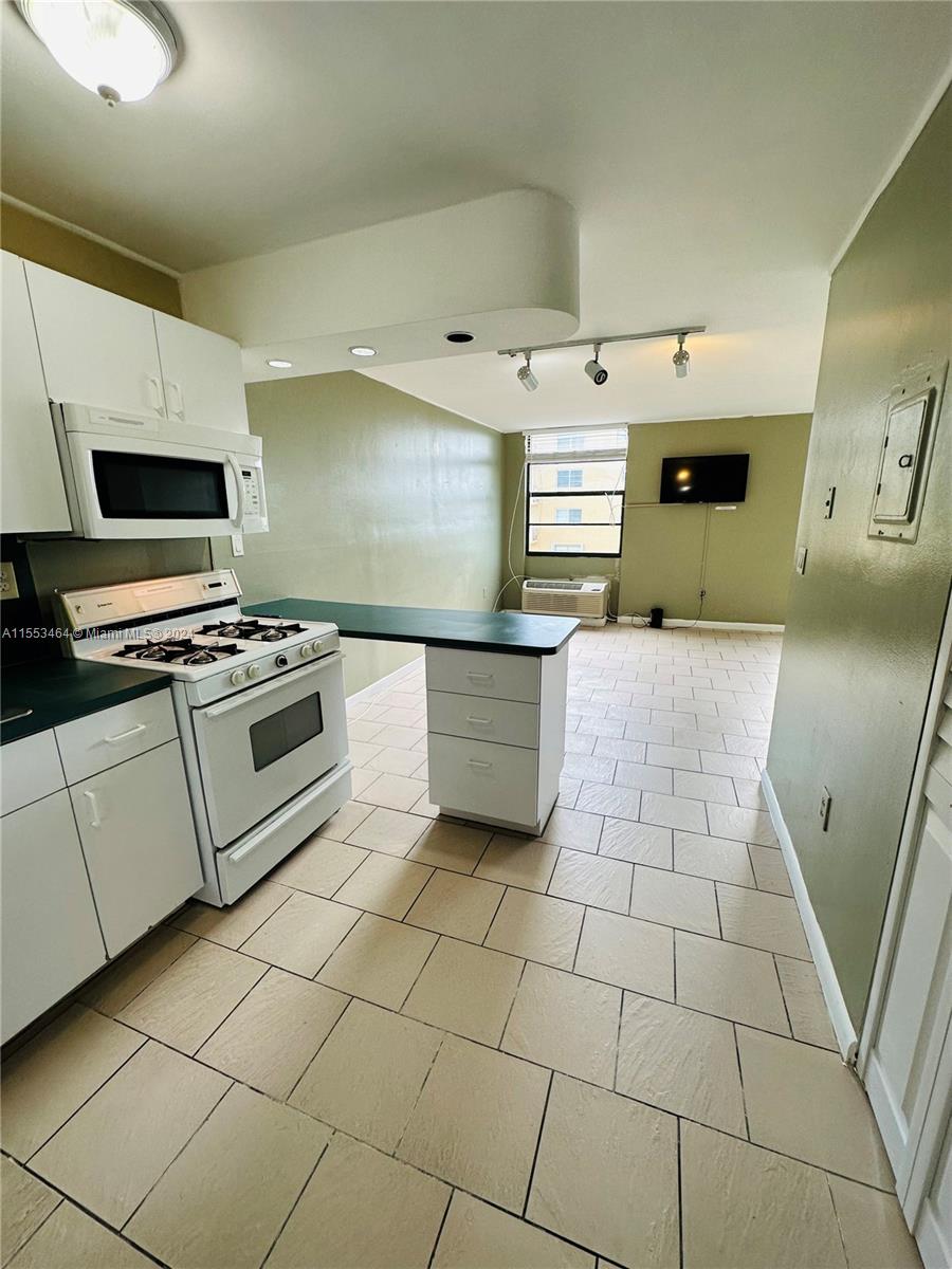 Miami Beach, Florida 33139, ,1 BathroomBathrooms,Residential,For Sale,A11553464
