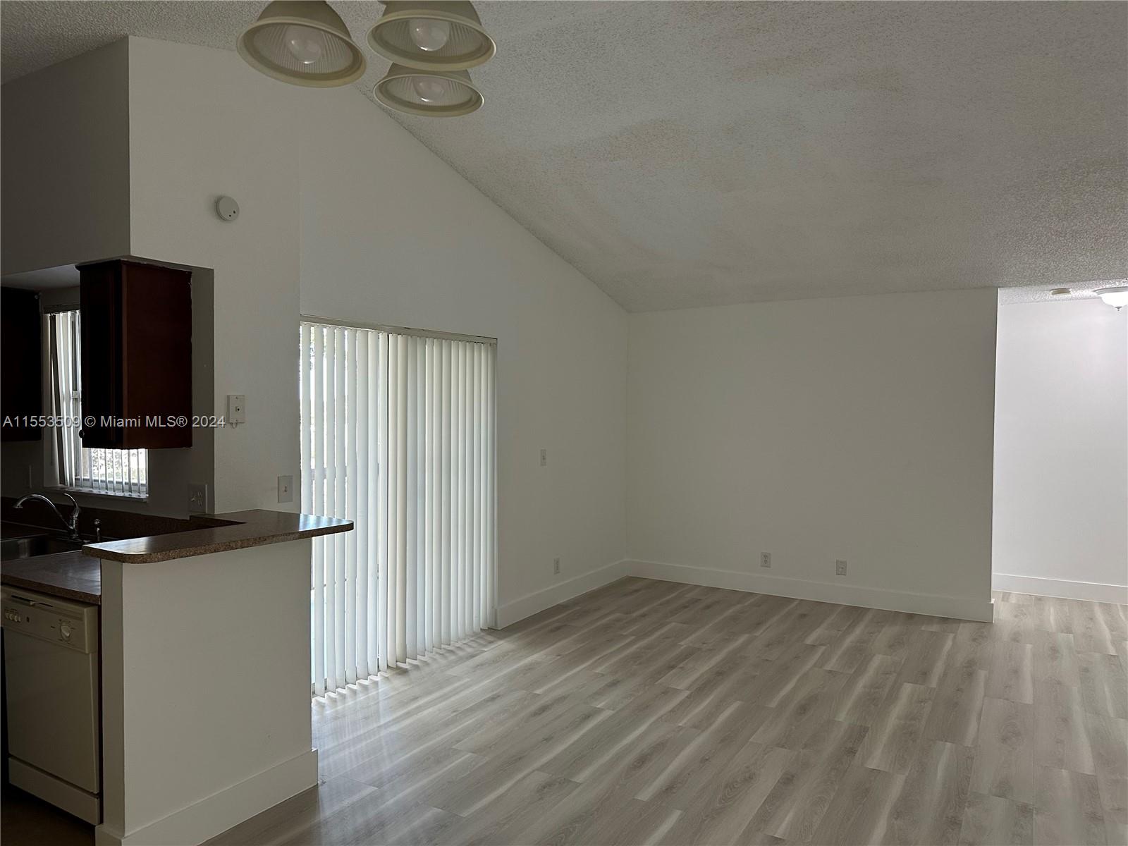 Tamarac, Florida 33321, 2 Bedrooms Bedrooms, ,2 BathroomsBathrooms,Residentiallease,For Rent,A11553509
