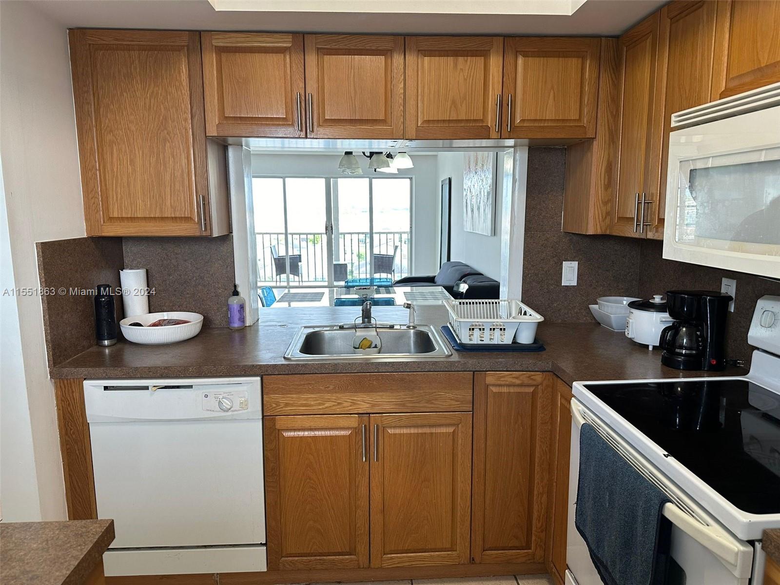 1101 Crystal Lake Dr 608, Deerfield Beach, Florida 33064, 2 Bedrooms Bedrooms, ,2 BathroomsBathrooms,Residential,For Sale,1101 Crystal Lake Dr 608,A11551863