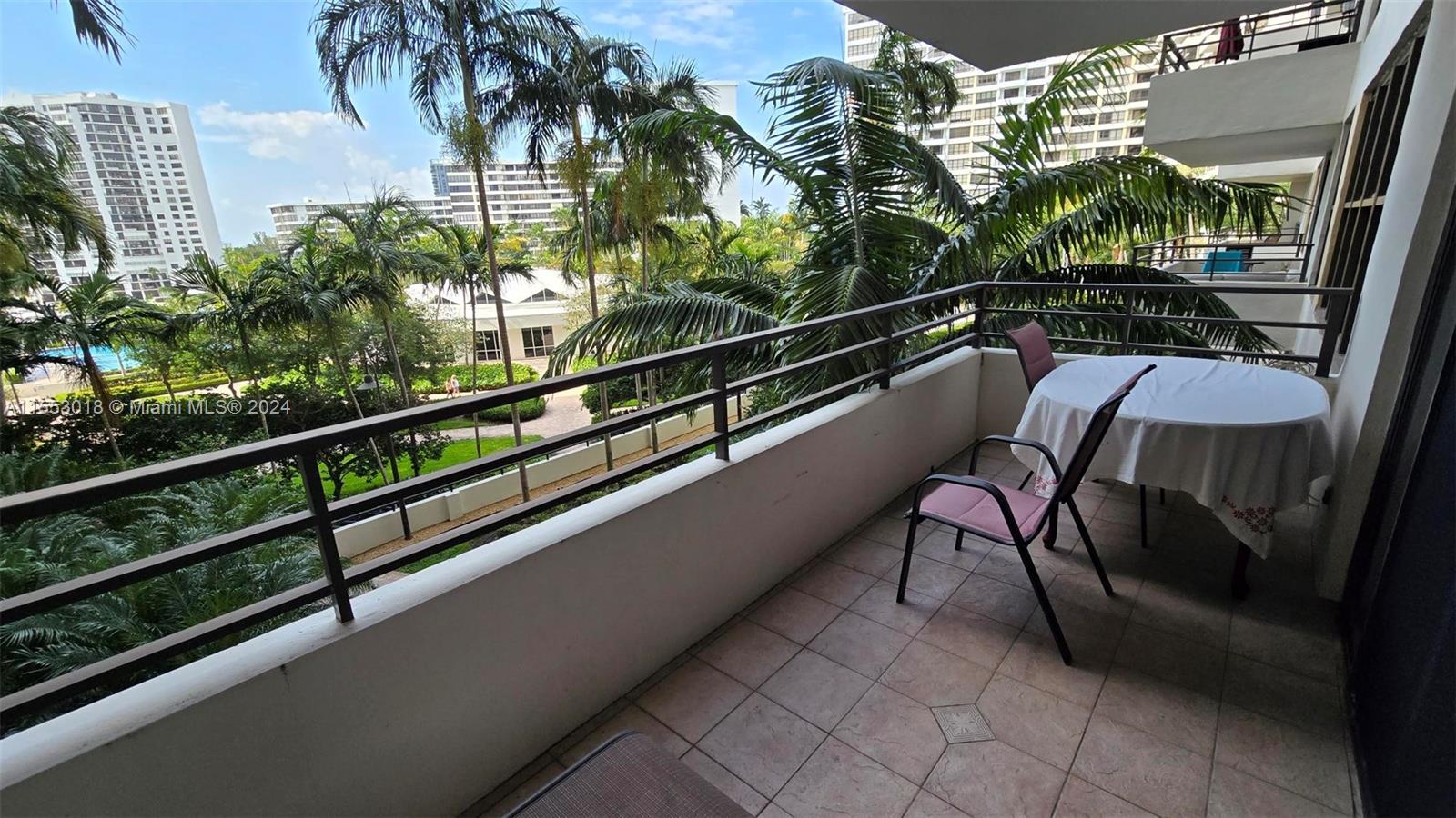 2500 Parkview Dr 517, Hallandale Beach, Florida 33009, 2 Bedrooms Bedrooms, ,2 BathroomsBathrooms,Residential,For Sale,2500 Parkview Dr 517,A11553018