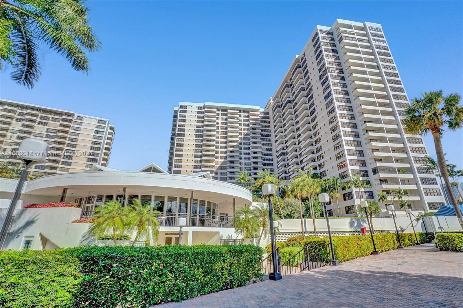 2500 Parkview Dr 517, Hallandale Beach, Florida 33009, 2 Bedrooms Bedrooms, ,2 BathroomsBathrooms,Residential,For Sale,2500 Parkview Dr 517,A11553018
