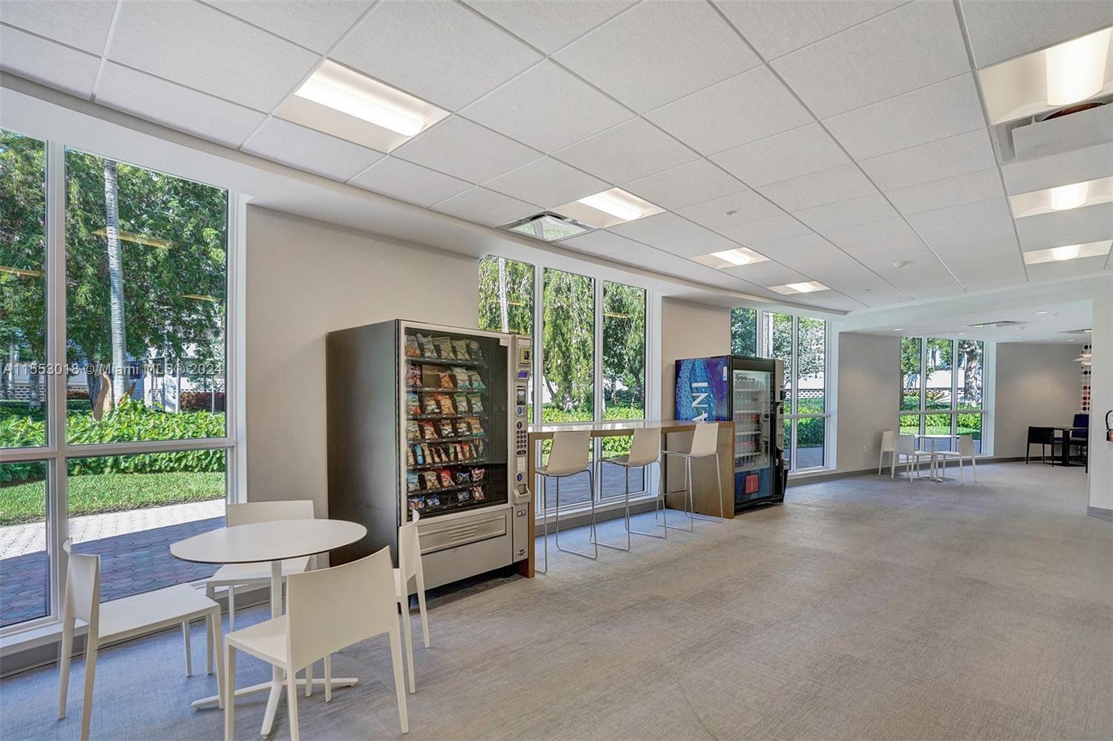 2500 Parkview Dr 517, Hallandale Beach, Florida 33009, 2 Bedrooms Bedrooms, ,2 BathroomsBathrooms,Residential,For Sale,2500 Parkview Dr 517,A11553018