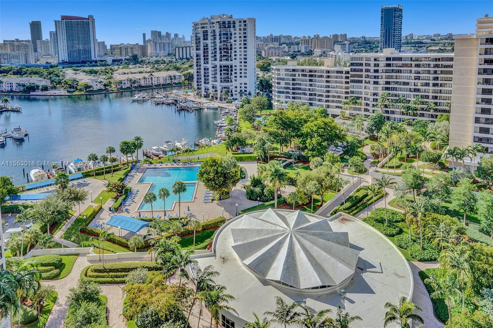 2500 Parkview Dr 517, Hallandale Beach, Florida 33009, 2 Bedrooms Bedrooms, ,2 BathroomsBathrooms,Residential,For Sale,2500 Parkview Dr 517,A11553018