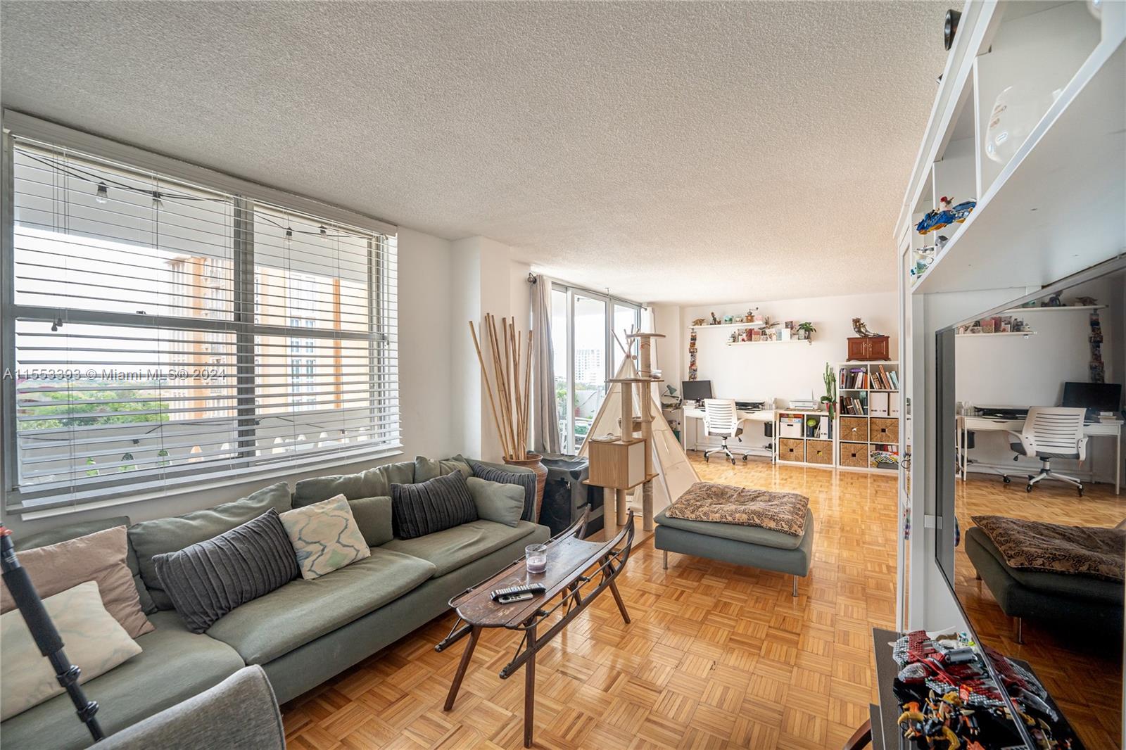 625 Biltmore Way 1106, Coral Gables, Florida 33134, 2 Bedrooms Bedrooms, ,2 BathroomsBathrooms,Residential,For Sale,625 Biltmore Way 1106,A11553393