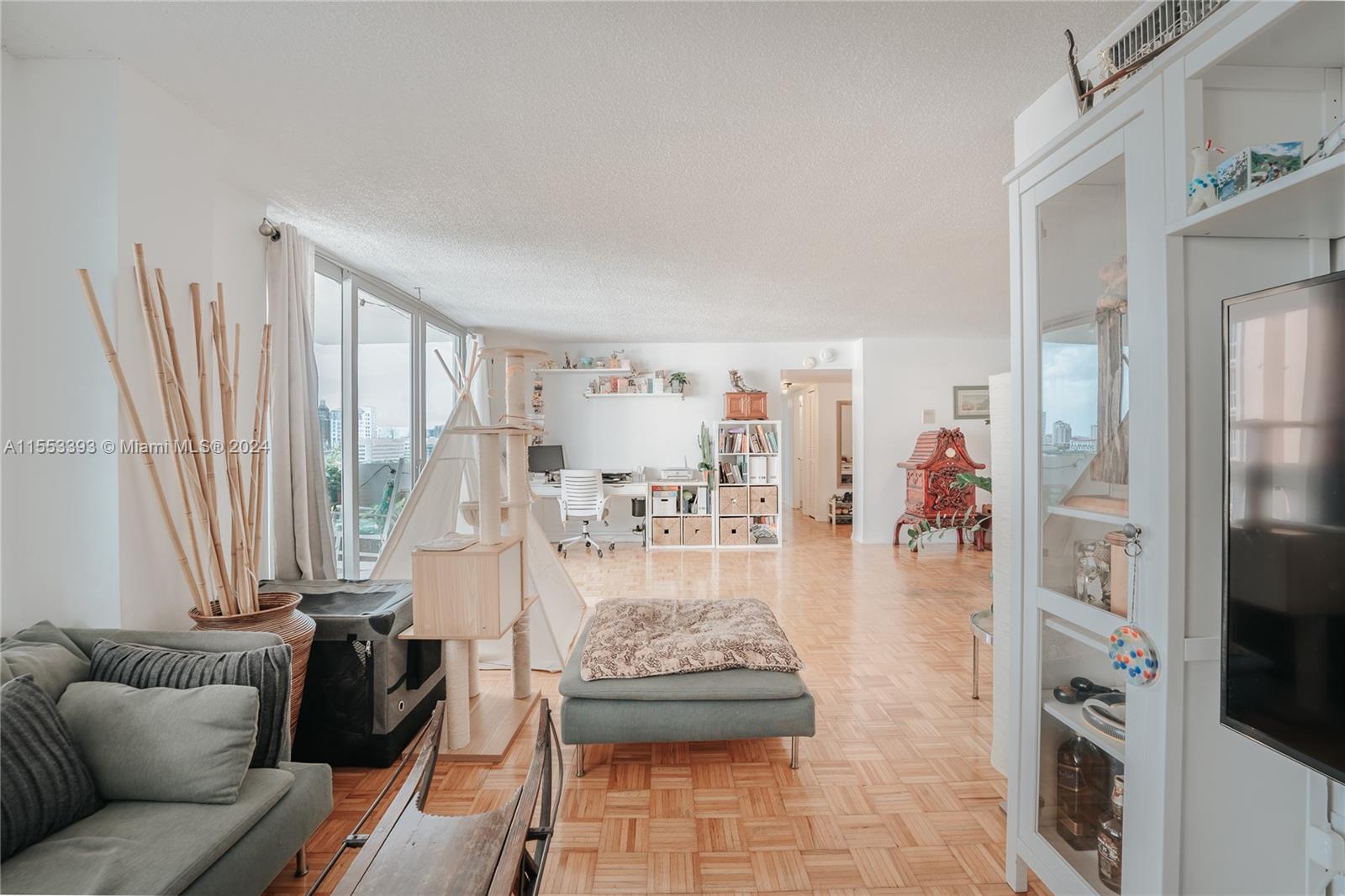 625 Biltmore Way 1106, Coral Gables, Florida 33134, 2 Bedrooms Bedrooms, ,2 BathroomsBathrooms,Residential,For Sale,625 Biltmore Way 1106,A11553393