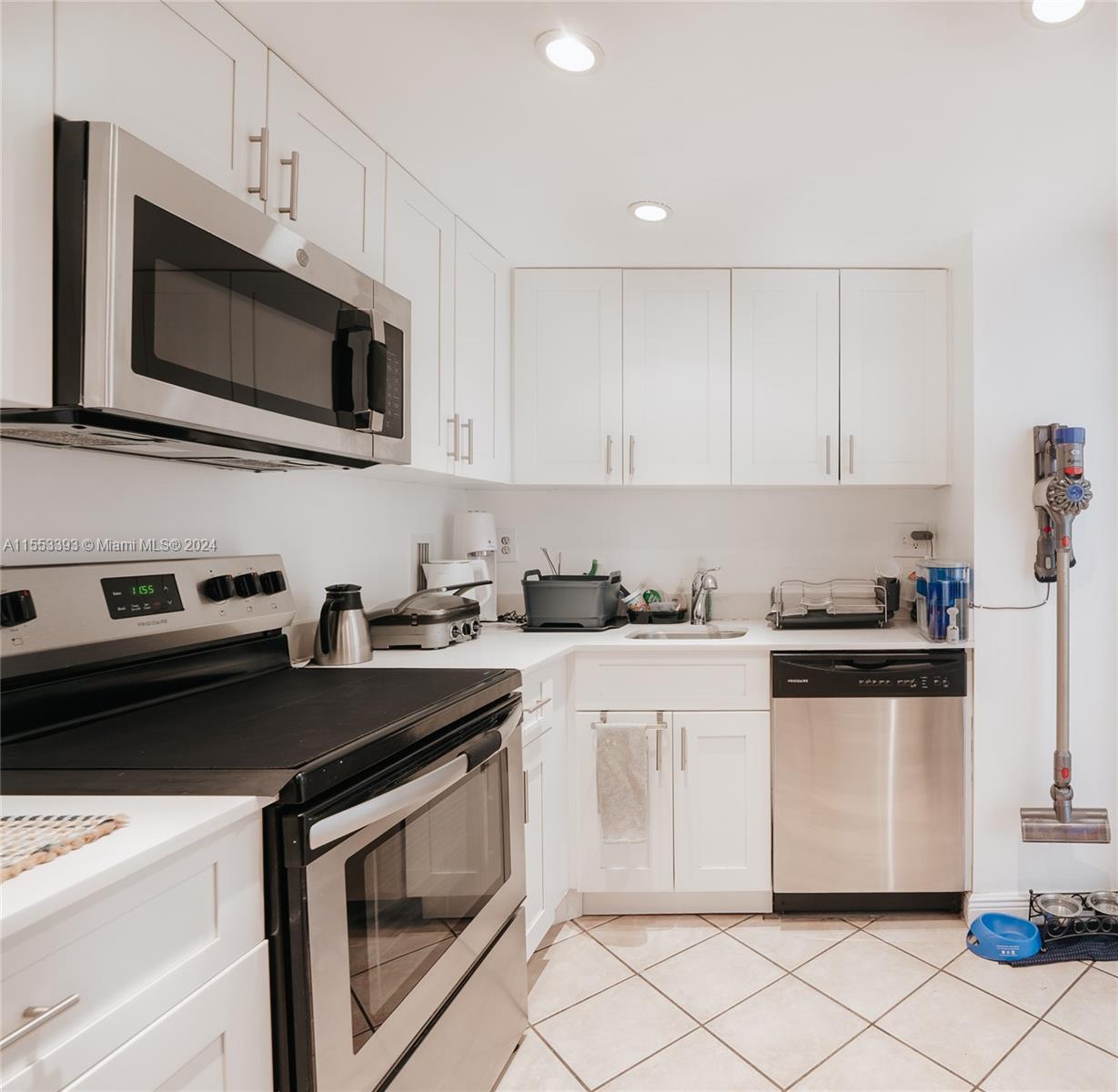 625 Biltmore Way 1106, Coral Gables, Florida 33134, 2 Bedrooms Bedrooms, ,2 BathroomsBathrooms,Residential,For Sale,625 Biltmore Way 1106,A11553393