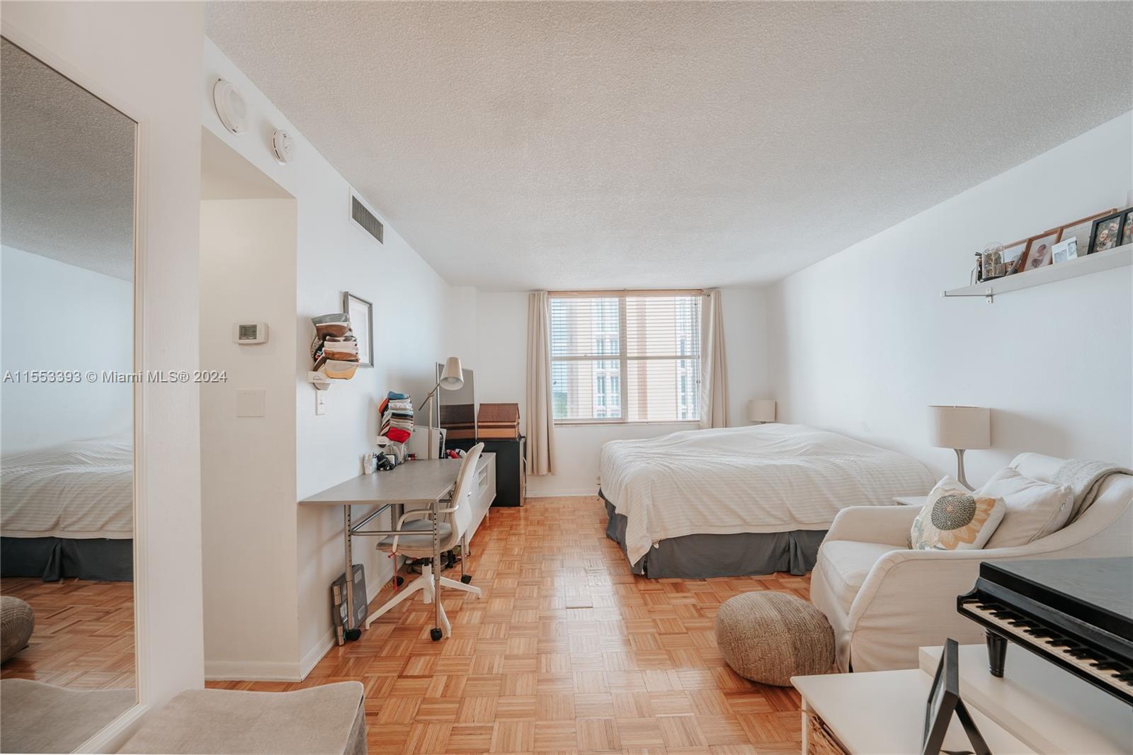 625 Biltmore Way 1106, Coral Gables, Florida 33134, 2 Bedrooms Bedrooms, ,2 BathroomsBathrooms,Residential,For Sale,625 Biltmore Way 1106,A11553393