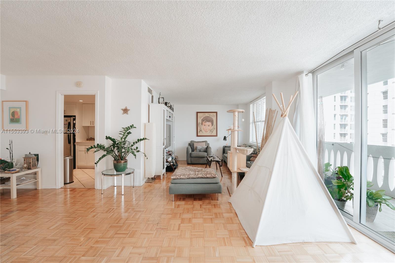 625 Biltmore Way 1106, Coral Gables, Florida 33134, 2 Bedrooms Bedrooms, ,2 BathroomsBathrooms,Residential,For Sale,625 Biltmore Way 1106,A11553393