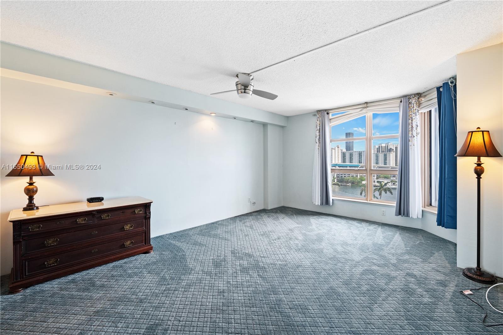 19101 NE 36th Ct 911, Aventura, Florida 33180, 2 Bedrooms Bedrooms, ,2 BathroomsBathrooms,Residential,For Sale,19101 NE 36th Ct 911,A11550493