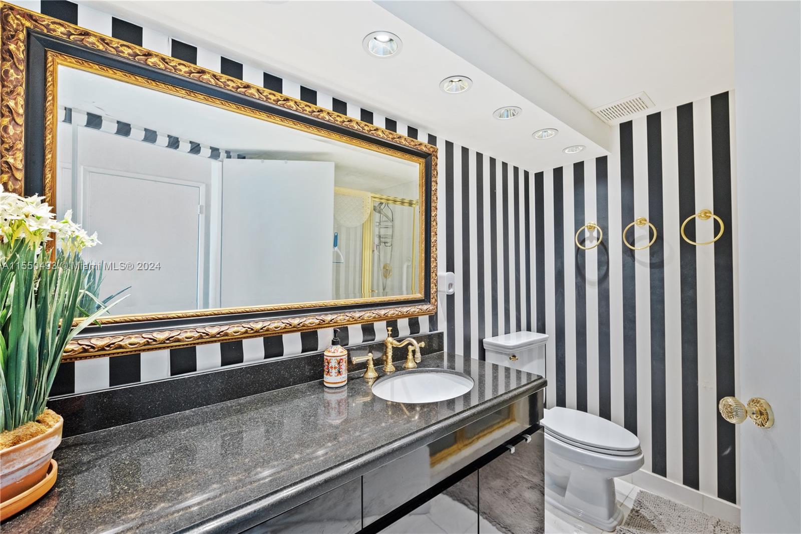 19101 NE 36th Ct 911, Aventura, Florida 33180, 2 Bedrooms Bedrooms, ,2 BathroomsBathrooms,Residential,For Sale,19101 NE 36th Ct 911,A11550493