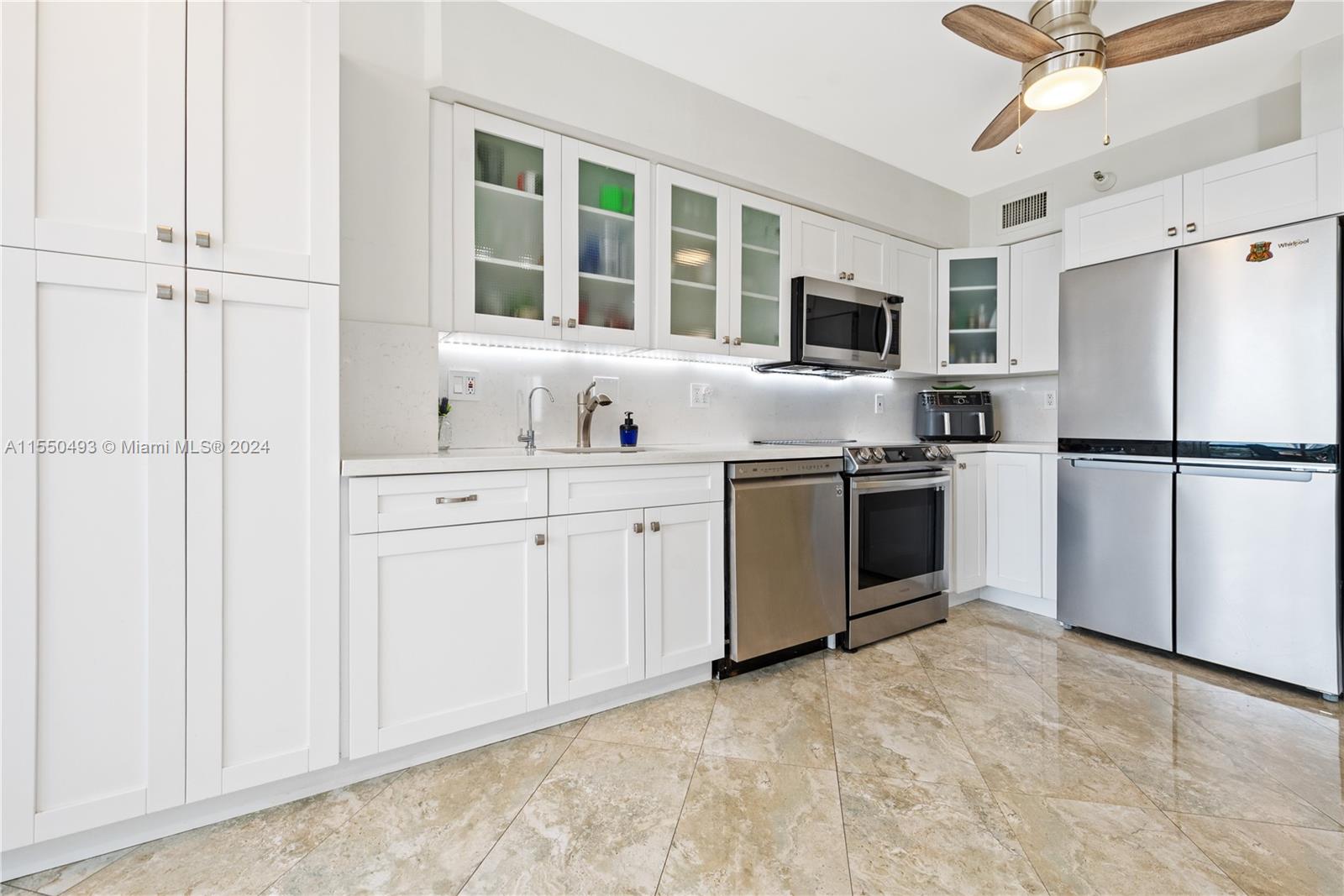 19101 NE 36th Ct 911, Aventura, Florida 33180, 2 Bedrooms Bedrooms, ,2 BathroomsBathrooms,Residential,For Sale,19101 NE 36th Ct 911,A11550493