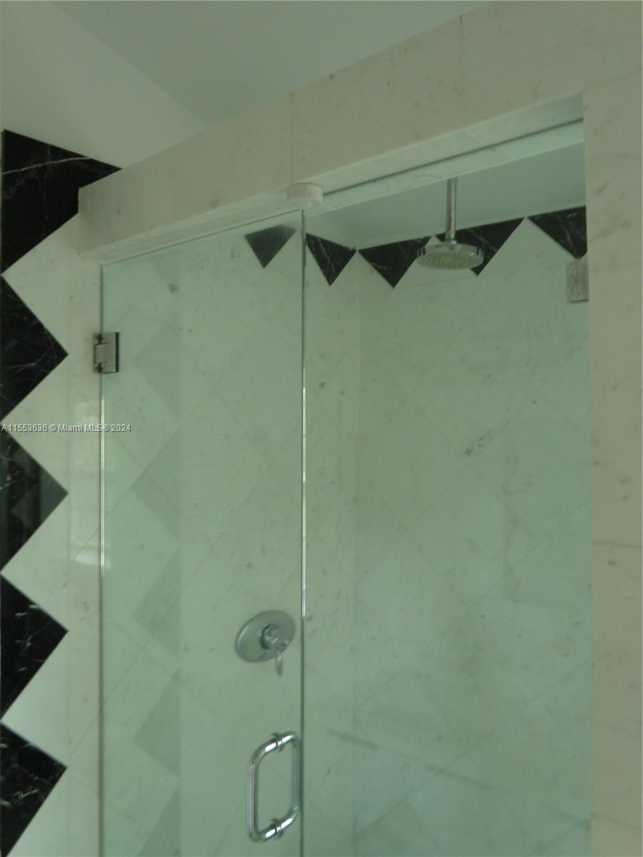 OVERHEAD RAIN SHOWER