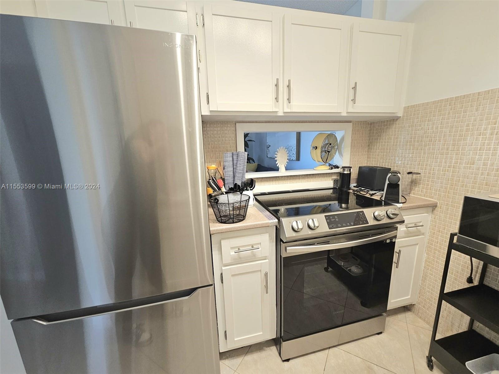 900 SW 10th Ter 11S, Hallandale Beach, Florida 33009, 1 Bedroom Bedrooms, ,1 BathroomBathrooms,Residential,For Sale,900 SW 10th Ter 11S,A11553599