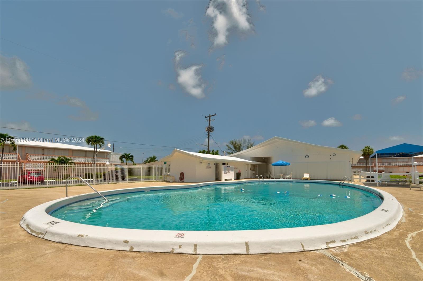 900 SW 10th Ter 11S, Hallandale Beach, Florida 33009, 1 Bedroom Bedrooms, ,1 BathroomBathrooms,Residential,For Sale,900 SW 10th Ter 11S,A11553599