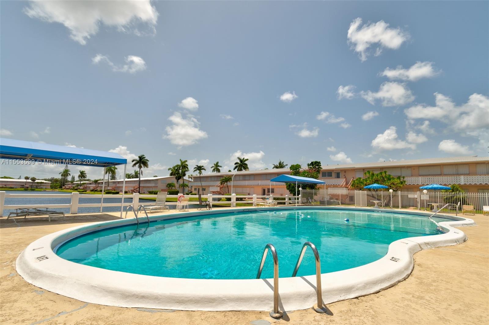 900 SW 10th Ter 11S, Hallandale Beach, Florida 33009, 1 Bedroom Bedrooms, ,1 BathroomBathrooms,Residential,For Sale,900 SW 10th Ter 11S,A11553599