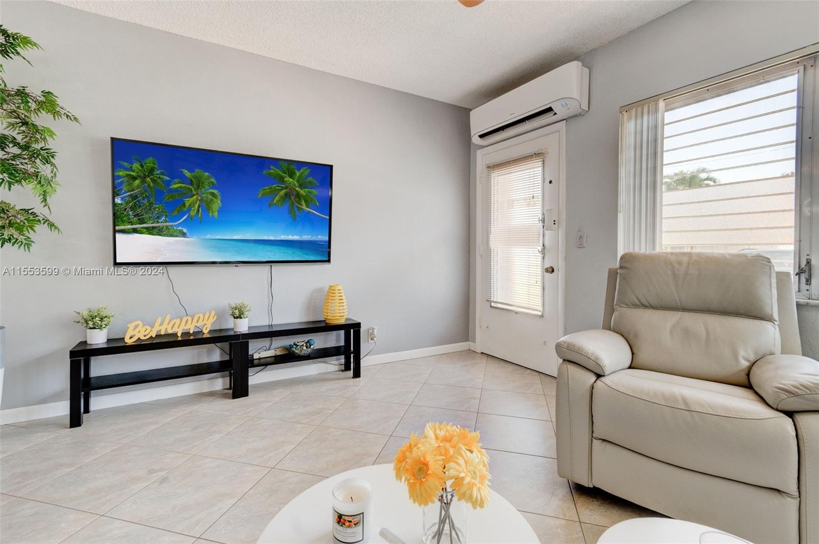 900 SW 10th Ter 11S, Hallandale Beach, Florida 33009, 1 Bedroom Bedrooms, ,1 BathroomBathrooms,Residential,For Sale,900 SW 10th Ter 11S,A11553599