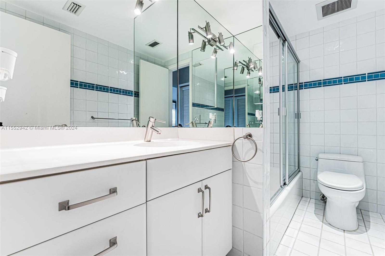 1535 SE 15th St 206, Fort Lauderdale, Florida 33316, 2 Bedrooms Bedrooms, ,2 BathroomsBathrooms,Residential,For Sale,1535 SE 15th St 206,A11552942