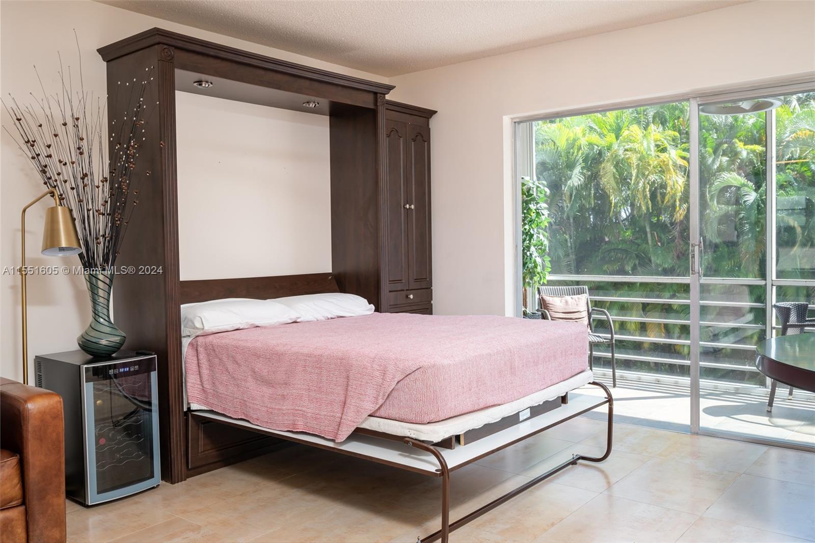 400 NE 14th Ave 217, Hallandale Beach, Florida 33009, 1 Bedroom Bedrooms, ,1 BathroomBathrooms,Residential,For Sale,400 NE 14th Ave 217,A11551605