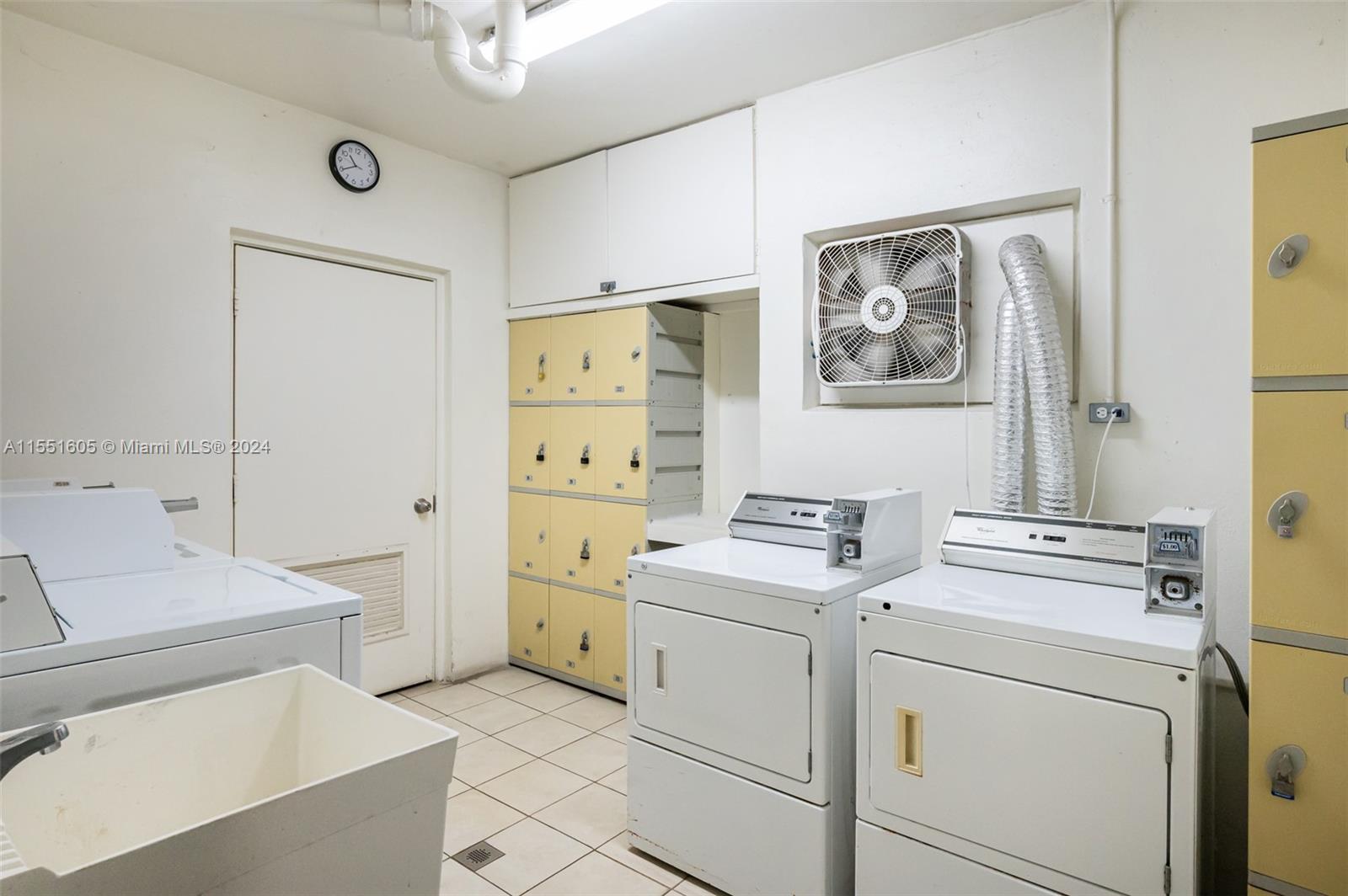 400 NE 14th Ave 217, Hallandale Beach, Florida 33009, 1 Bedroom Bedrooms, ,1 BathroomBathrooms,Residential,For Sale,400 NE 14th Ave 217,A11551605