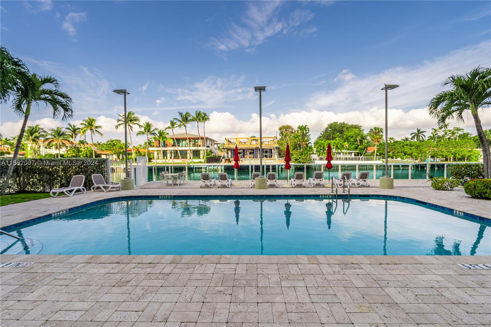 9800 W Bay Harbor Dr 605, Bay Harbor Islands, Florida 33154, 1 Bedroom Bedrooms, ,1 BathroomBathrooms,Residential,For Sale,9800 W Bay Harbor Dr 605,A11552007
