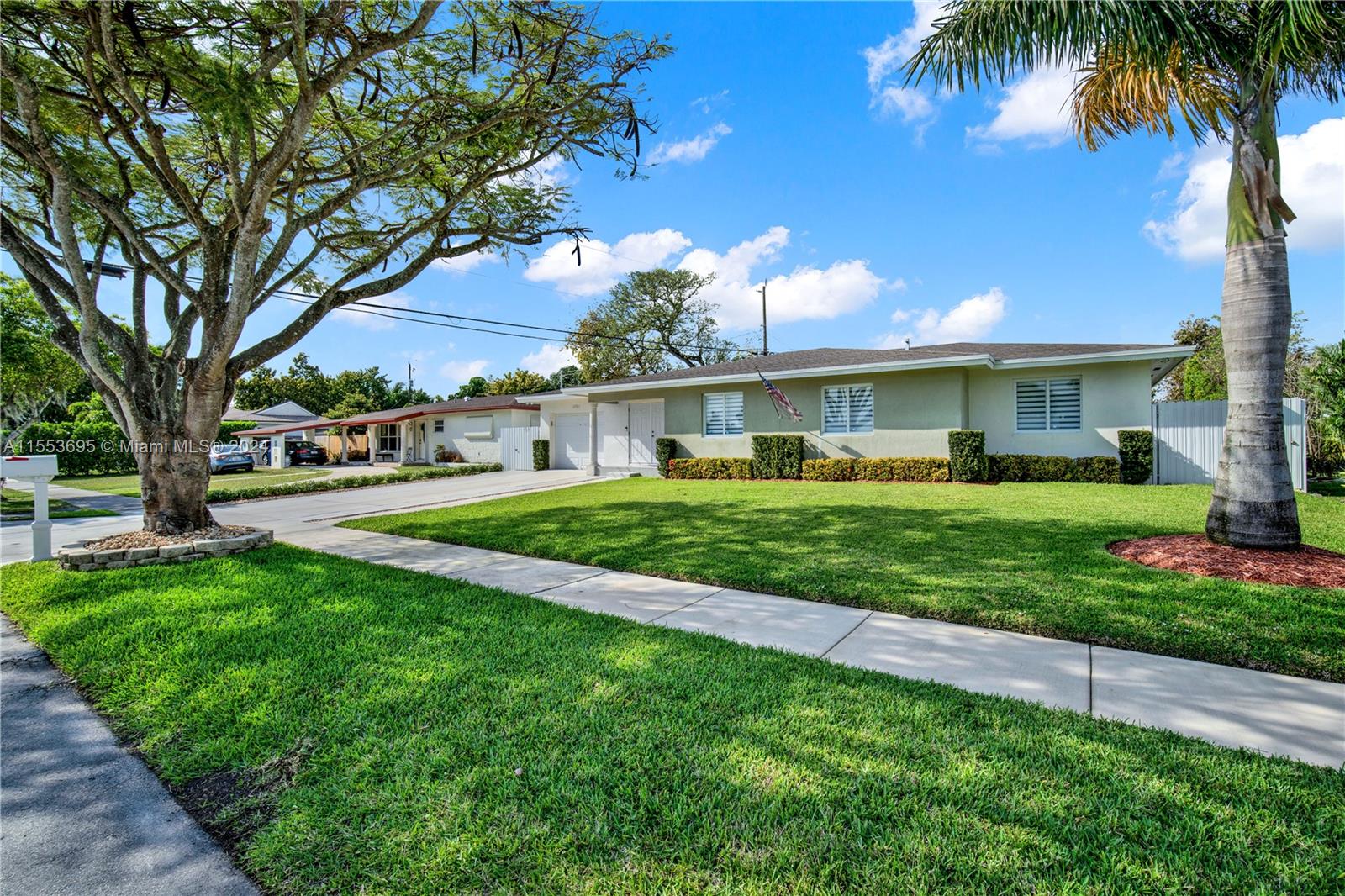 11761 SW 177th Ter  For Sale A11553695, FL