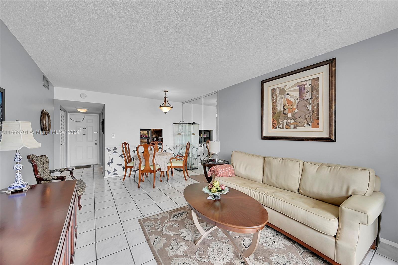 2800 W Sunrise Lakes Dr 208, Sunrise, Florida 33322, 1 Bedroom Bedrooms, ,1 BathroomBathrooms,Residential,For Sale,2800 W Sunrise Lakes Dr 208,A11553701